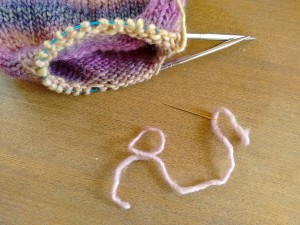 05. Punto tejer paso a paso tutorial conjunto gorro y mitones mujer - No cerrar