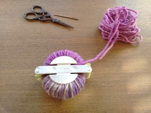 104. Punto tejer paso a paso tutorial conjunto gorro y mitones mujer - Cerrar pomponera