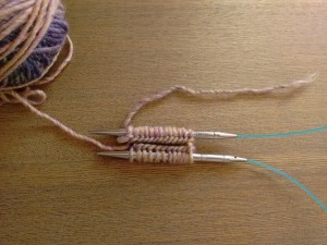 202. Punto tejer paso a paso tutorial conjunto gorro y mitones mujer - Separar puntos mitones