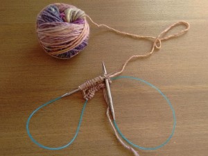 203. Punto tejer paso a paso tutorial conjunto gorro y mitones mujer - Tejer puntos mitones en círculo