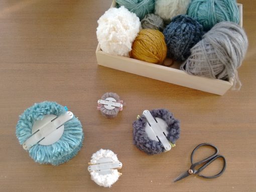 01 Tutorial cómo hacer jarrón flores con pompones de lana trizas y trazos - Hacer pompones